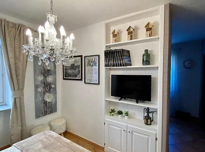 Ancienne Maisonnette *